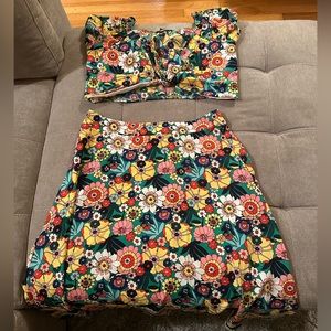 Skirt and top set size large